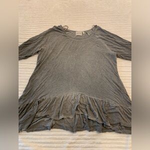 Dantelle, size 1x, grey shirt, by Anthropologie